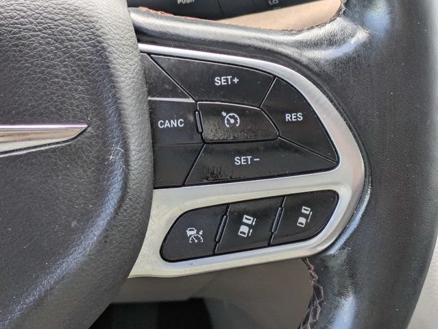 Used 2019 Chrysler Pacifica Touring-L w/ Advanced Safetytec Group FWD image 26