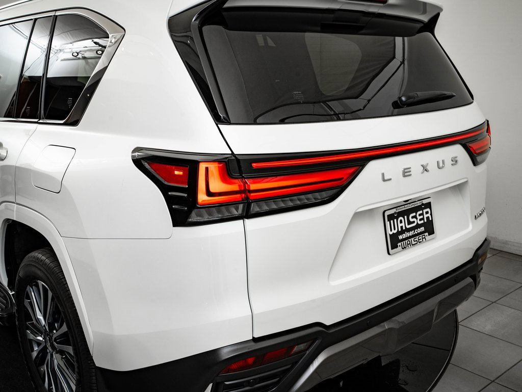 Used 2024 Lexus LX 600 4WD w/ Interior Upgrade Package image 19