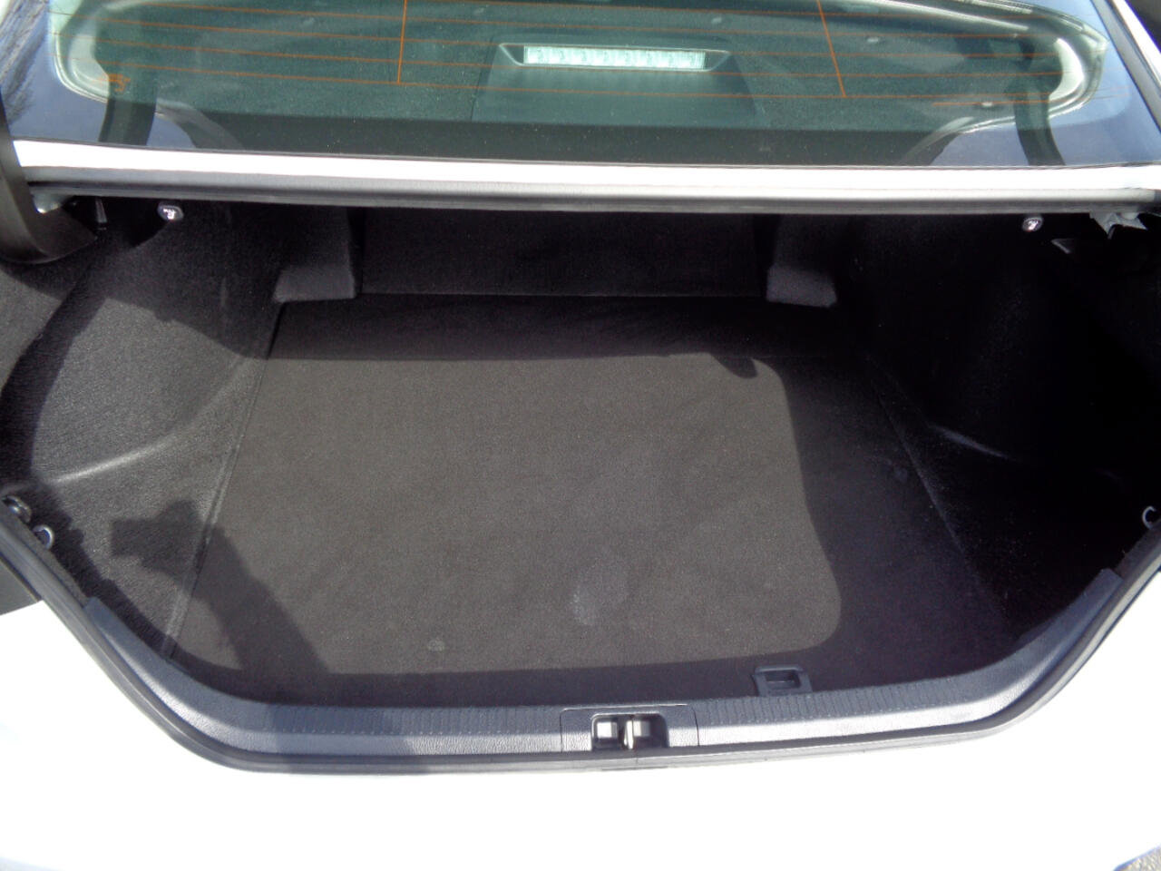 Used 2022 Toyota Camry LE image 28