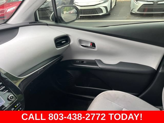 Used 2021 Toyota Prius L Eco FWD image 25