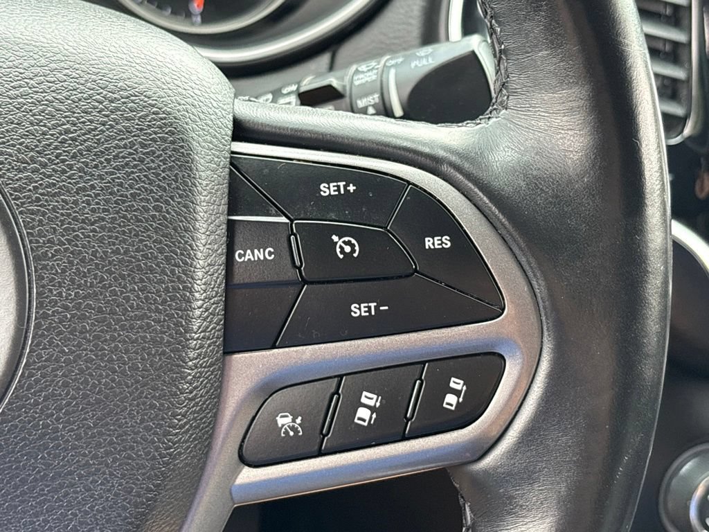 Used 2019 Jeep Cherokee Limited w/ Technology Group AWD/4WD image 19