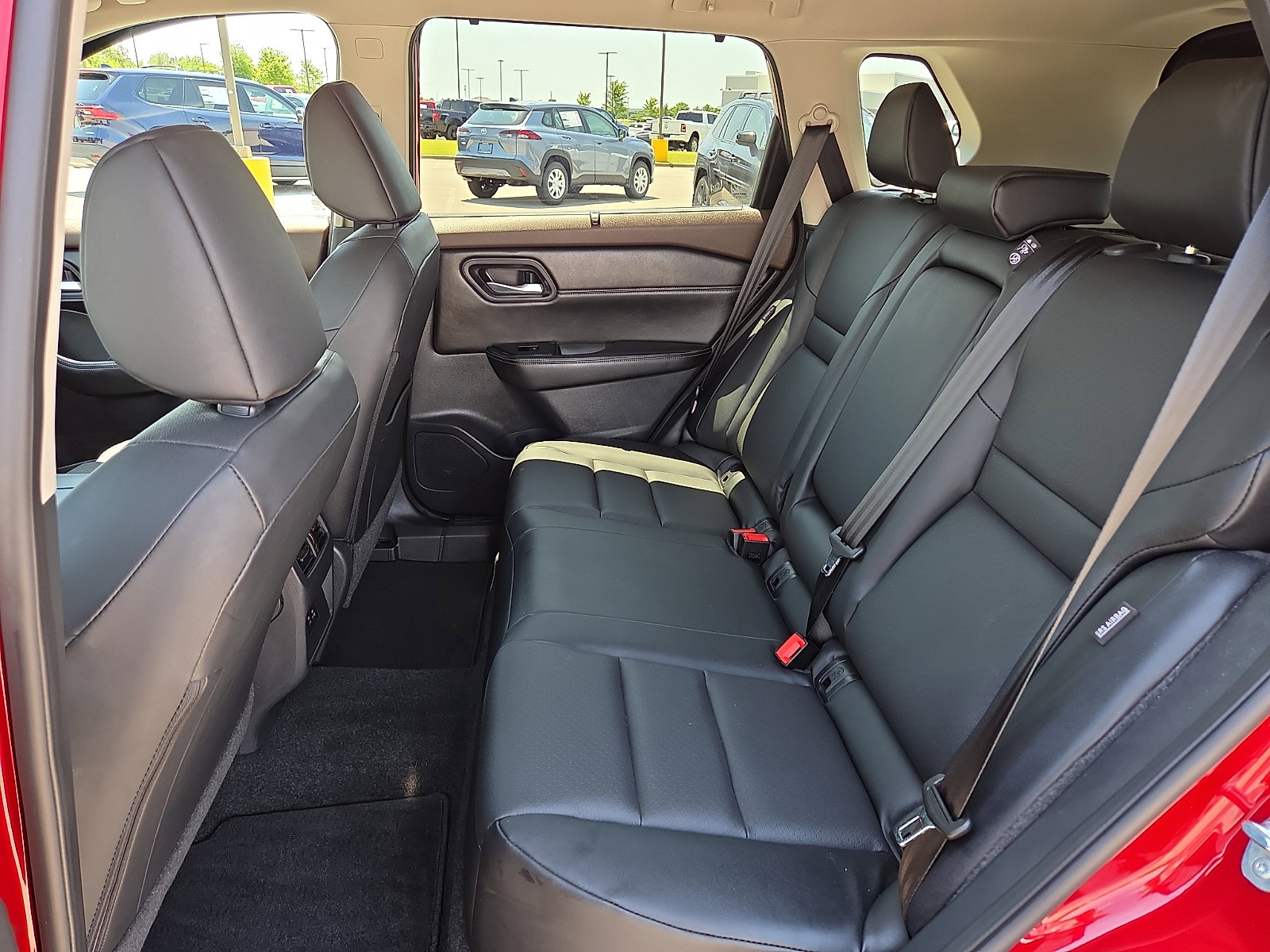 Used 2023 Nissan Rogue SV w/ SV Premium B Package FWD image 10