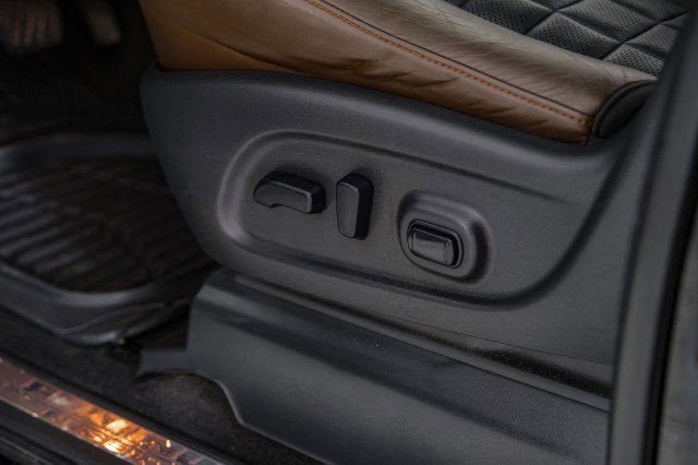 Used 2016 Nissan Titan Platinum Reserve AWD/4WD image 35