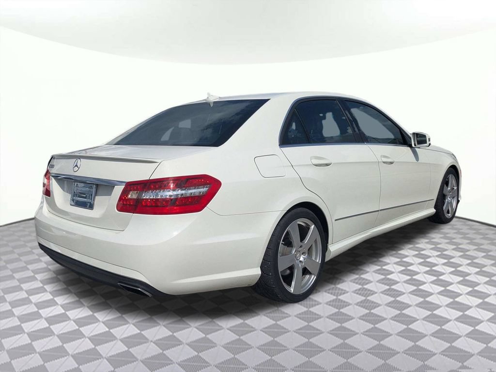 Used 2011 Mercedes-Benz E 350 Sedan image 3