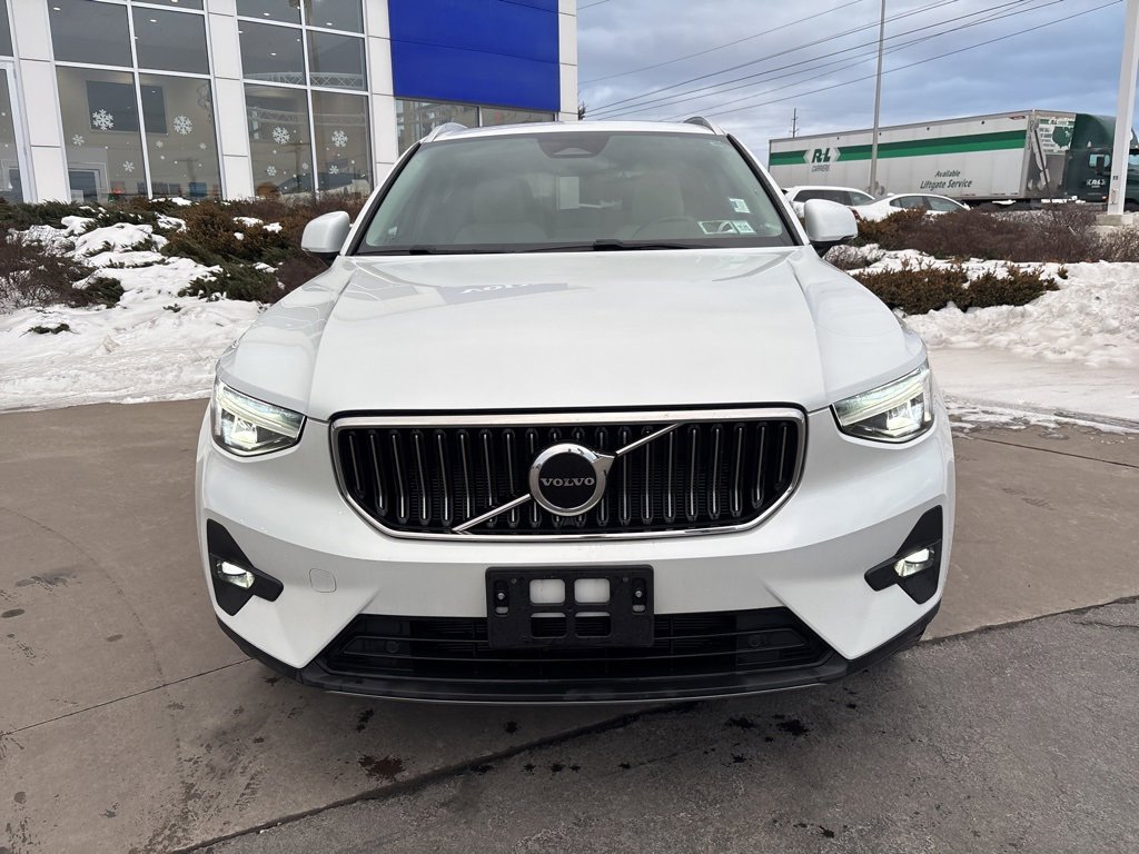 Certified 2023 Volvo XC40 B5 Plus w/ Protection Package Premier image 3