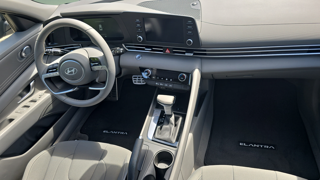 New 2026 Hyundai Elantra Sport FWD image 10
