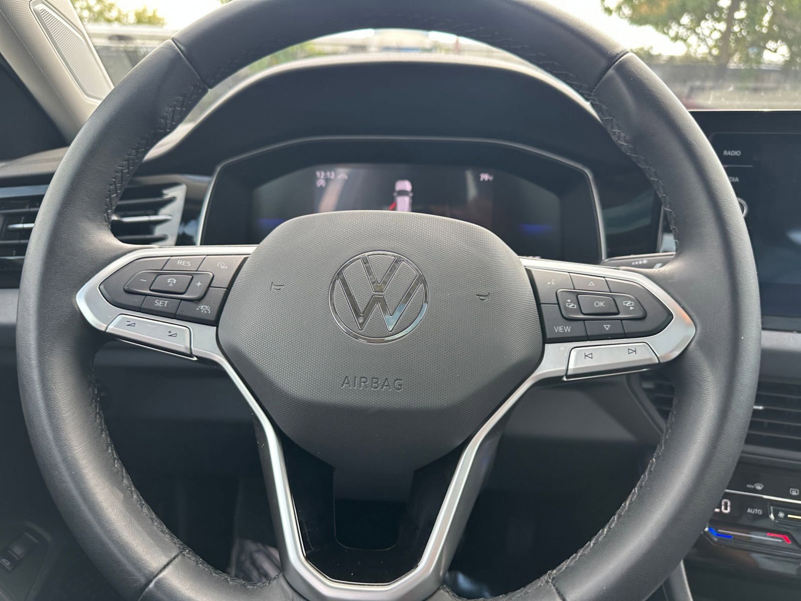 Used 2025 Volkswagen Jetta SE image 27