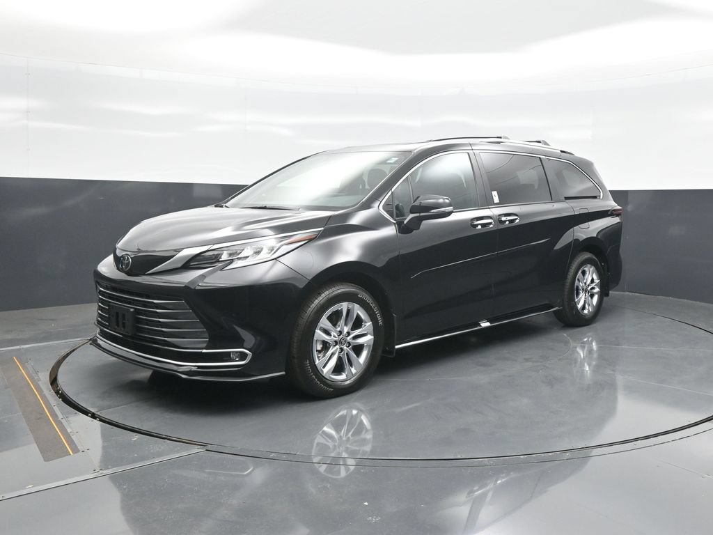 Used 2026 Toyota Sienna Limited AWD/4WD image 3
