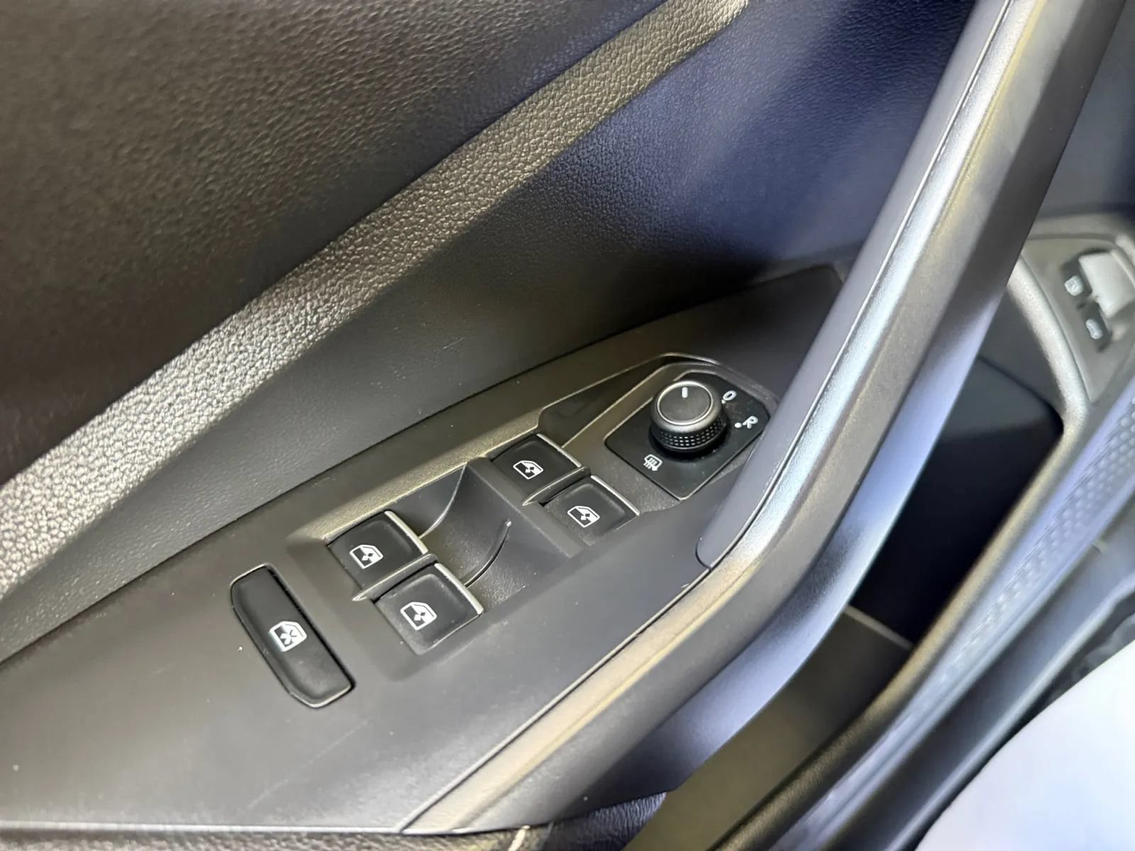Used 2022 Volkswagen Jetta Sport FWD image 37