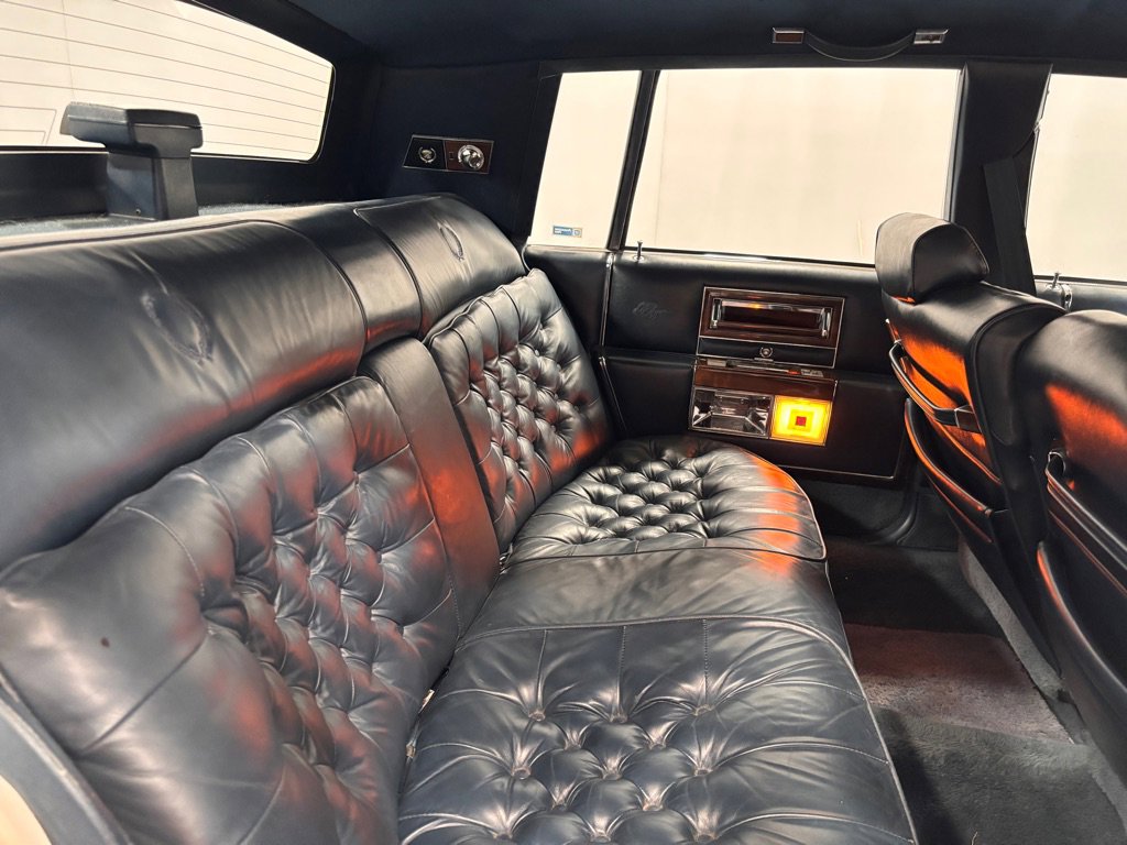 Used 1987 Cadillac Brougham image 25