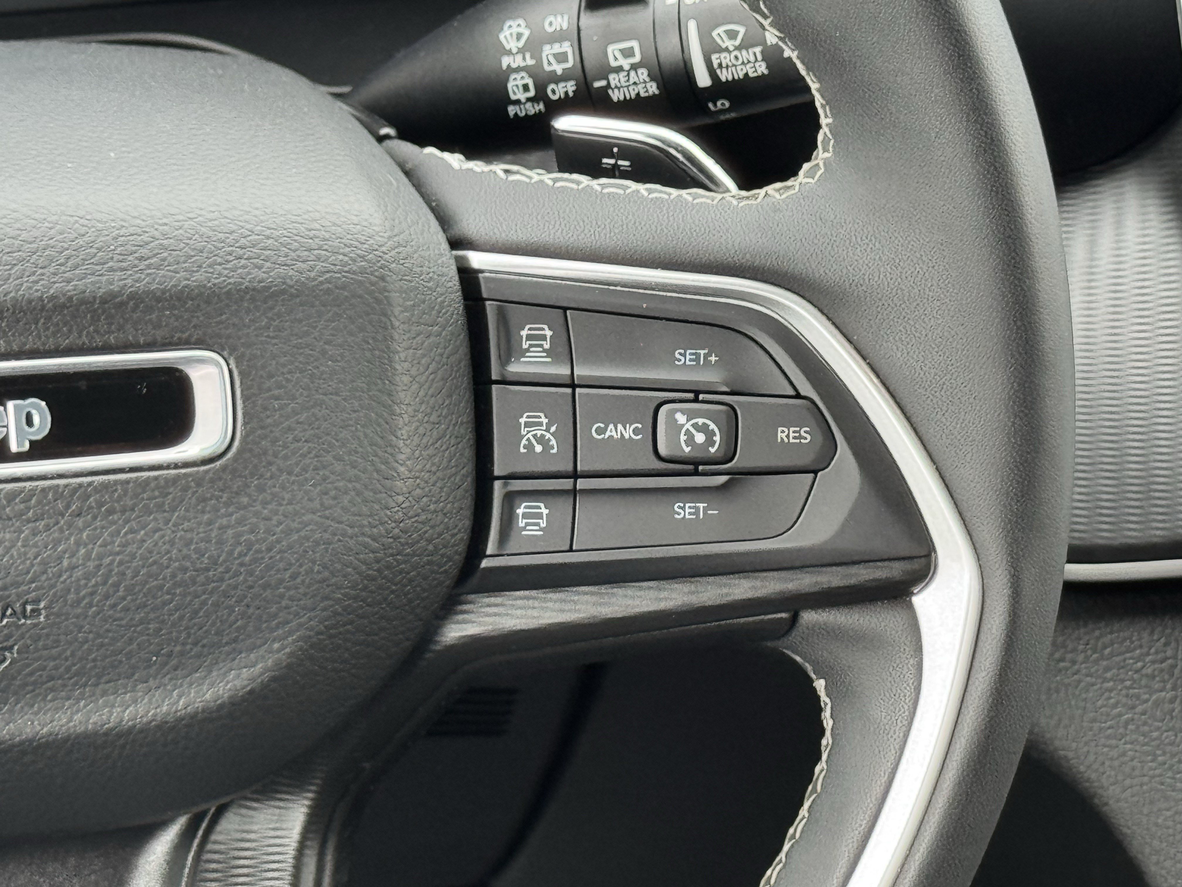 Used 2023 Jeep Grand Cherokee L Laredo AWD/4WD image 14