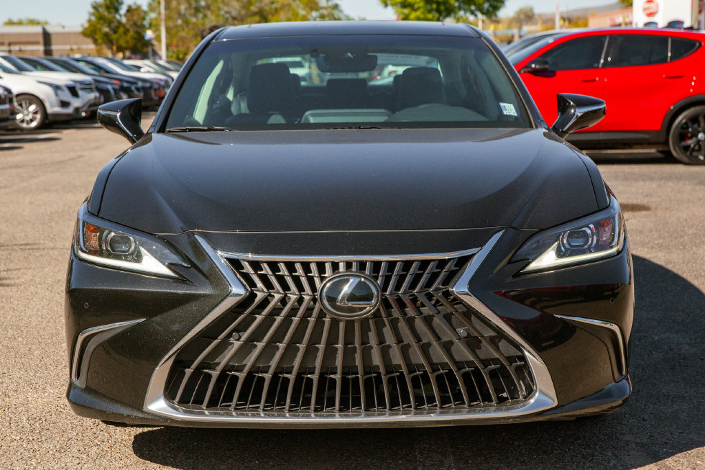 Used 2024 Lexus ES 350 w/ Premium Package FWD image 9
