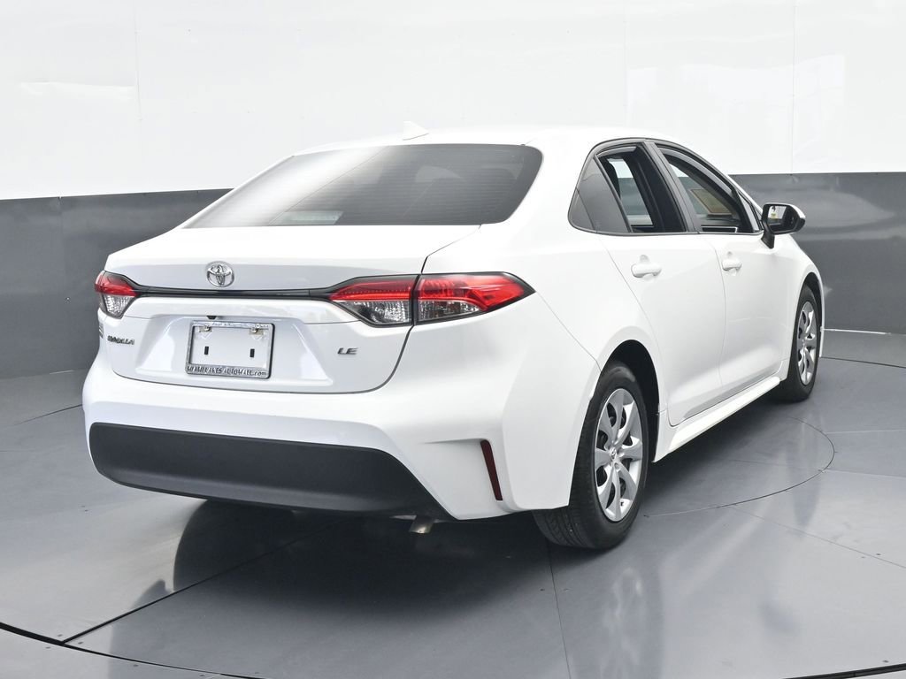 Used 2023 Toyota Corolla LE image 5