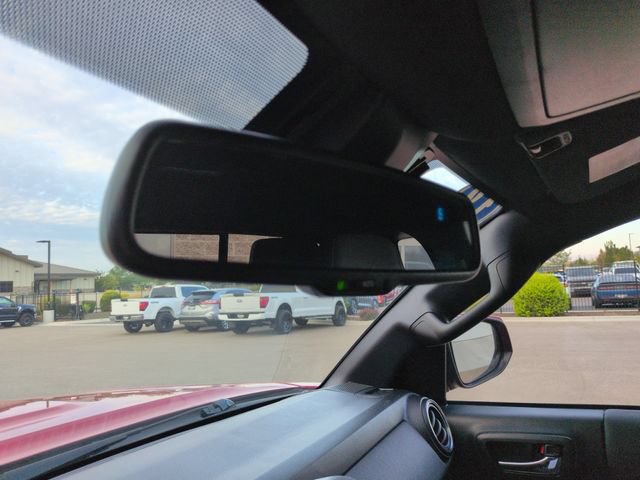 Used 2018 Toyota Tacoma TRD Sport w/ Technology Package AWD/4WD image 21