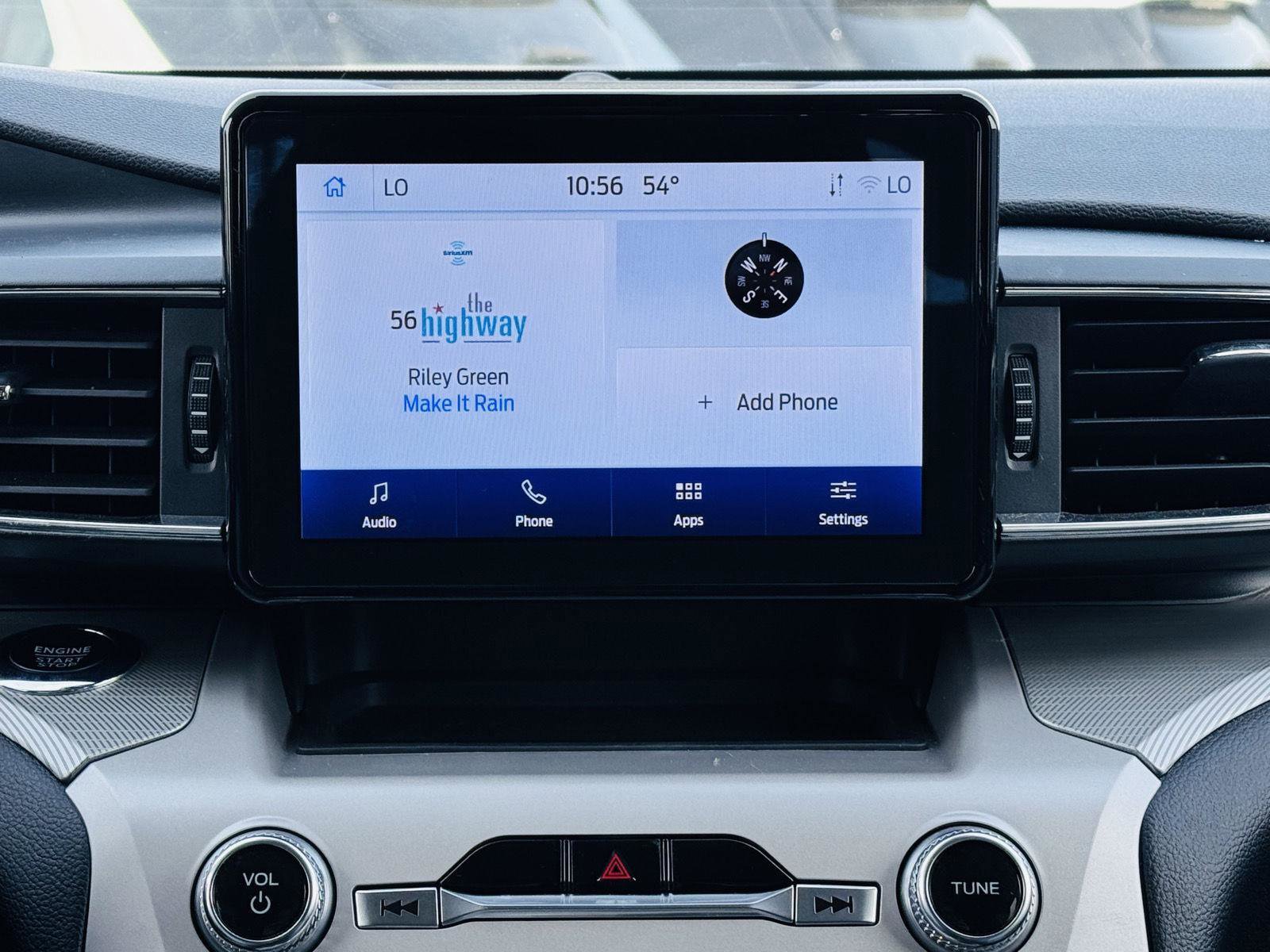 Used 2024 Ford Explorer XLT w/ Equipment Group 202A AWD/4WD image 23