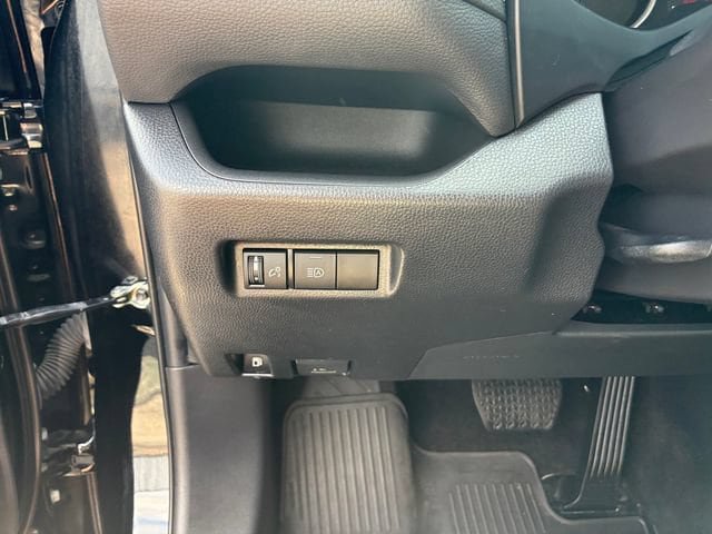 Used 2022 Toyota RAV4 LE AWD/4WD image 21