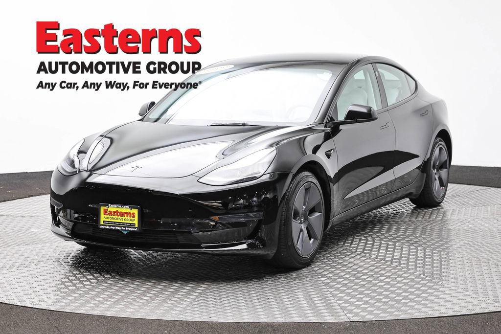 Used 2023 Tesla Model 3 Standard Range image 1