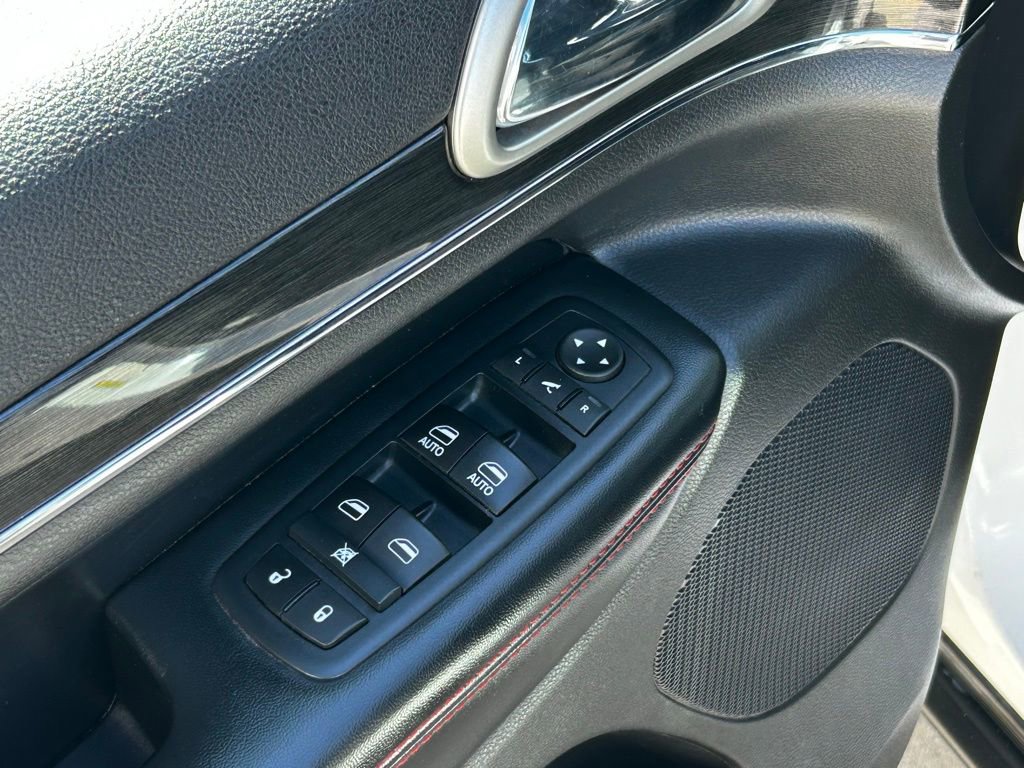 Used 2017 Jeep Grand Cherokee Trailhawk image 16