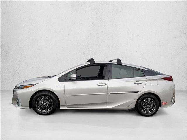 Used 2017 Toyota Prius Prime Advanced w/ Preferred Accessory Package FWD image 3