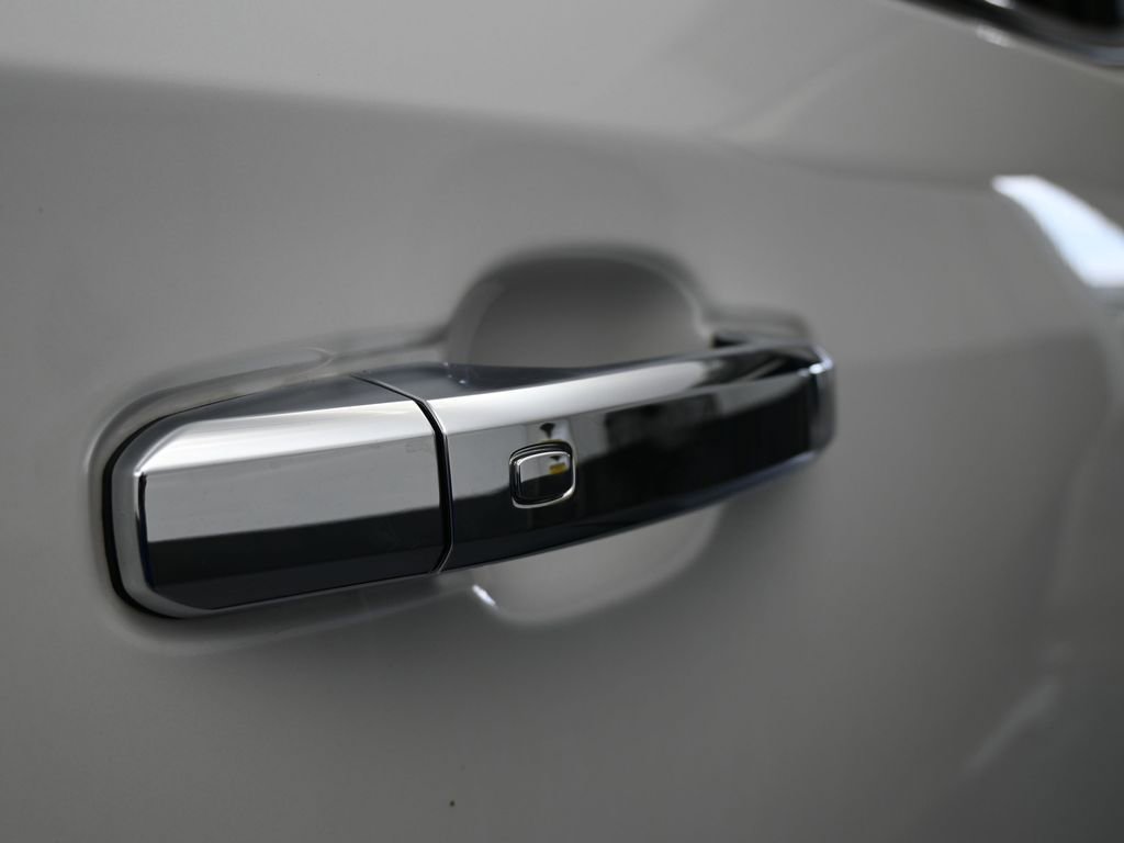 Used 2024 Chevrolet Silverado 1500 High Country w/ Technology Package image 62