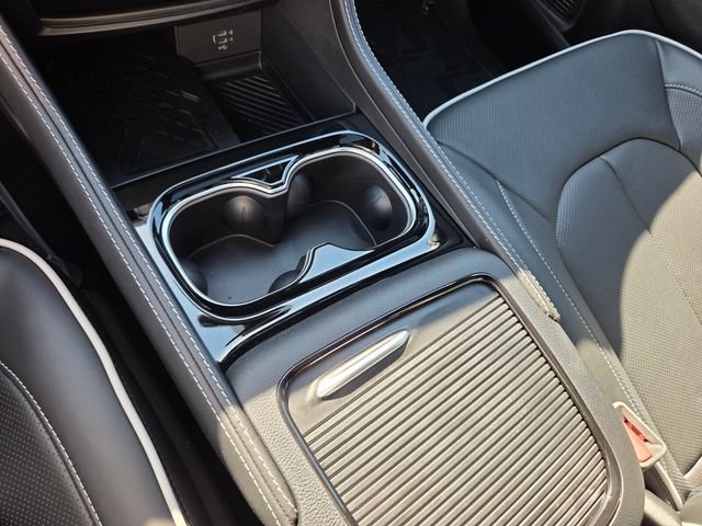 New 2027 Chrysler Pacifica Limited w/ S Appearance Package FWD image 27