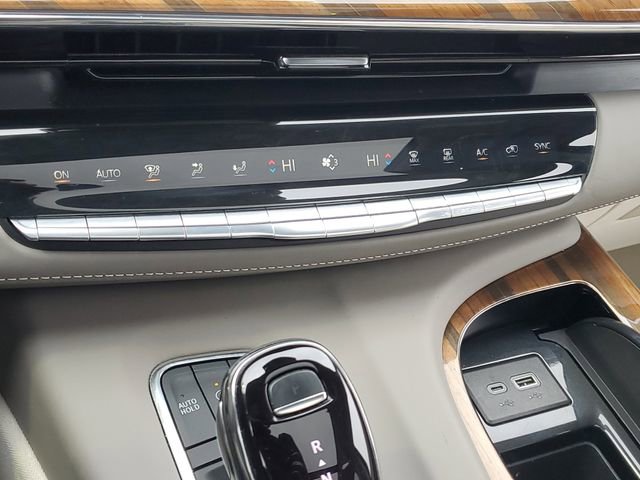 Certified 2024 Cadillac Escalade Premium Luxury Platinum image 23
