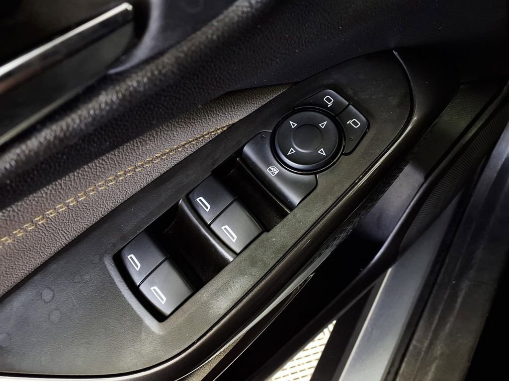 Used 2025 Chevrolet Trax ACTIV w/ Driver Confidence Package FWD image 25