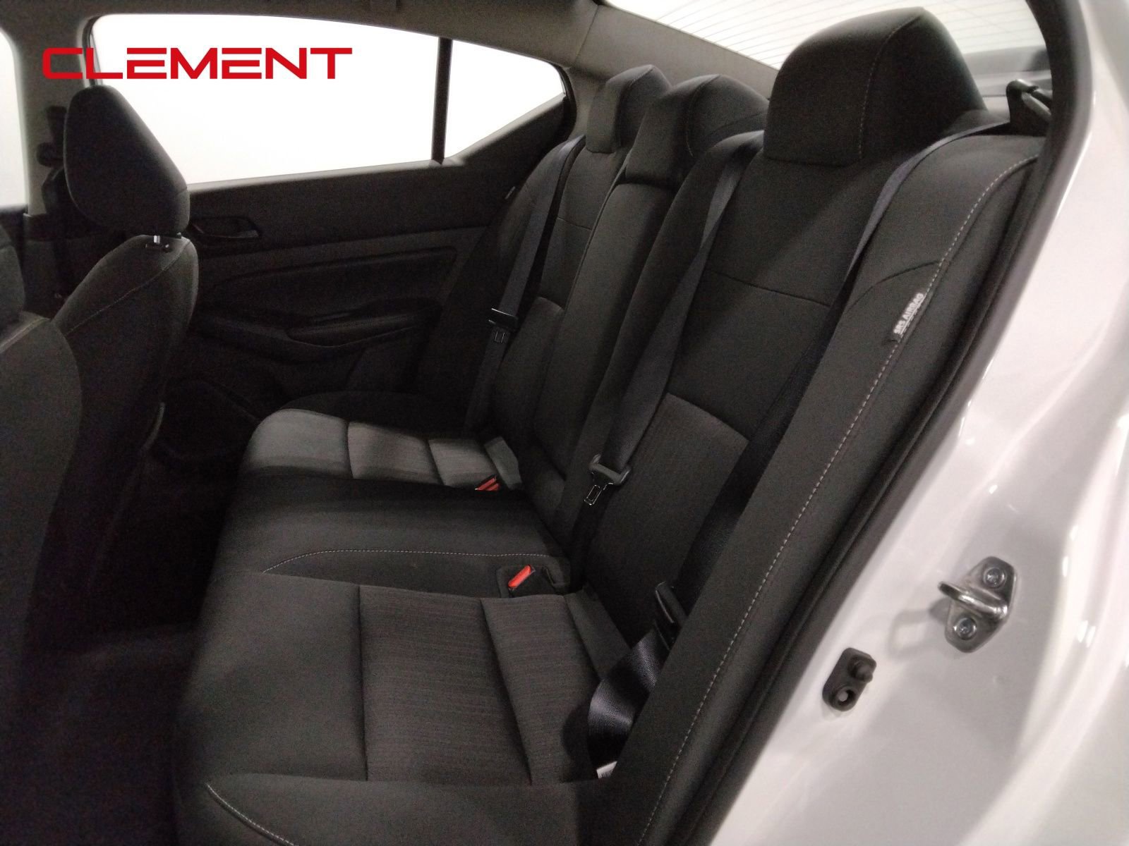 Used 2025 Nissan Altima 2.5 SV FWD image 31