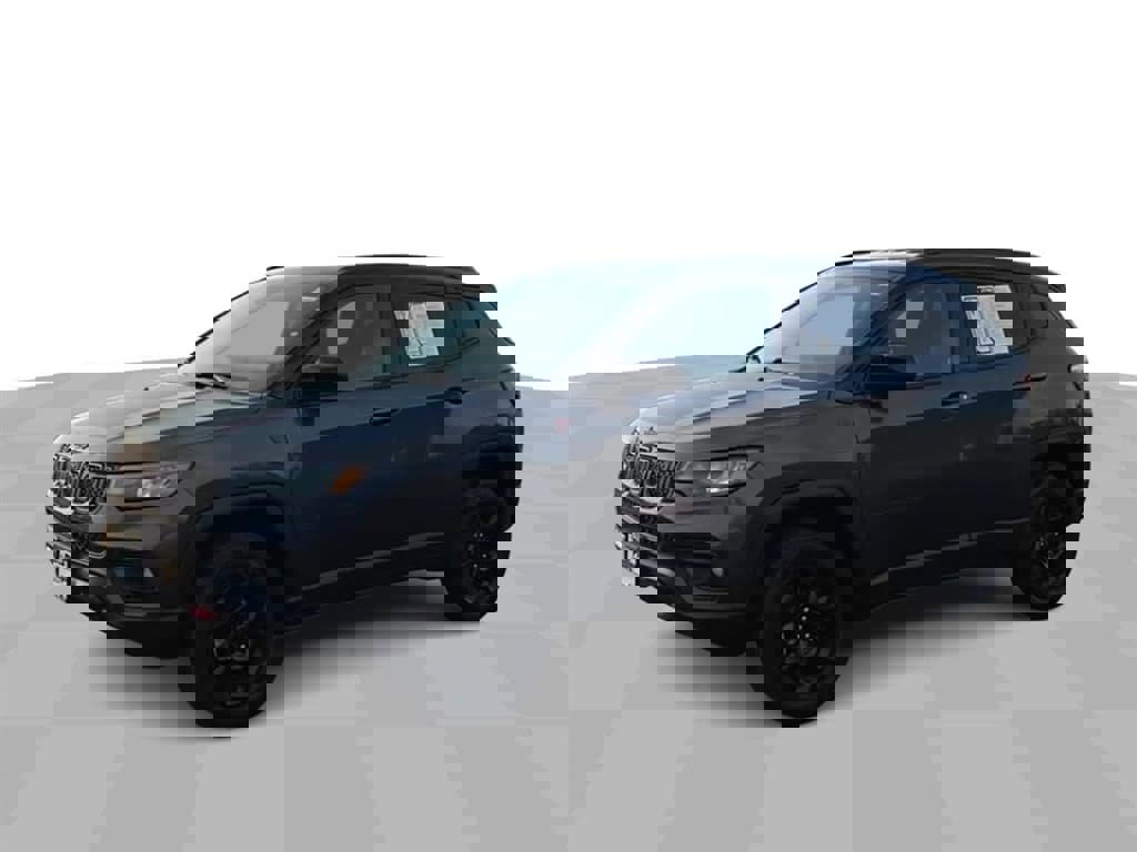 Used 2023 Jeep Compass Trailhawk image 4