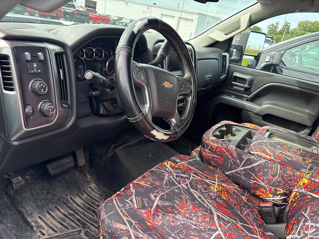 Used 2015 Chevrolet Silverado 2500 LT AWD/4WD image 9