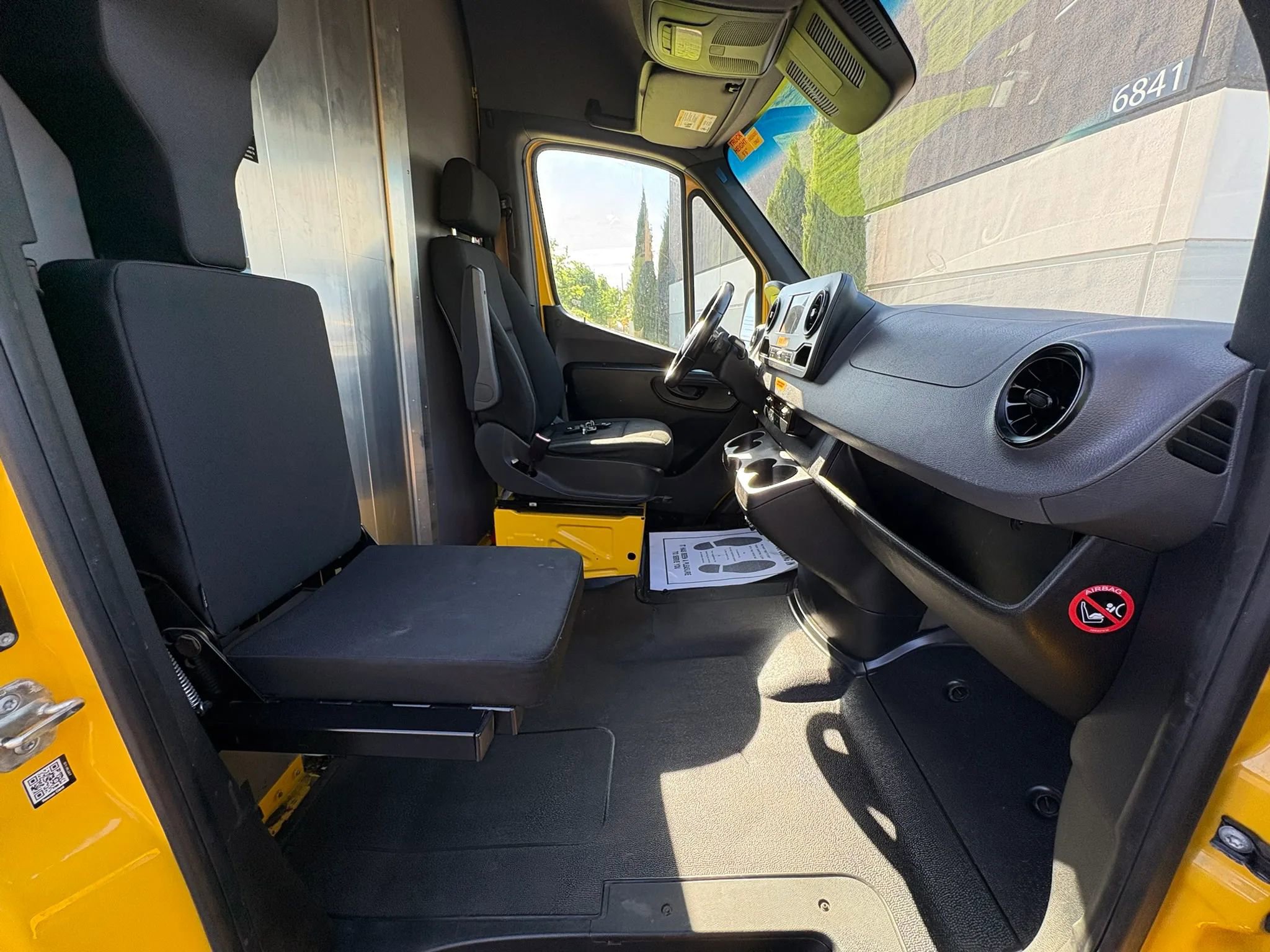 Used 2021 Mercedes-Benz Sprinter 2500 image 24