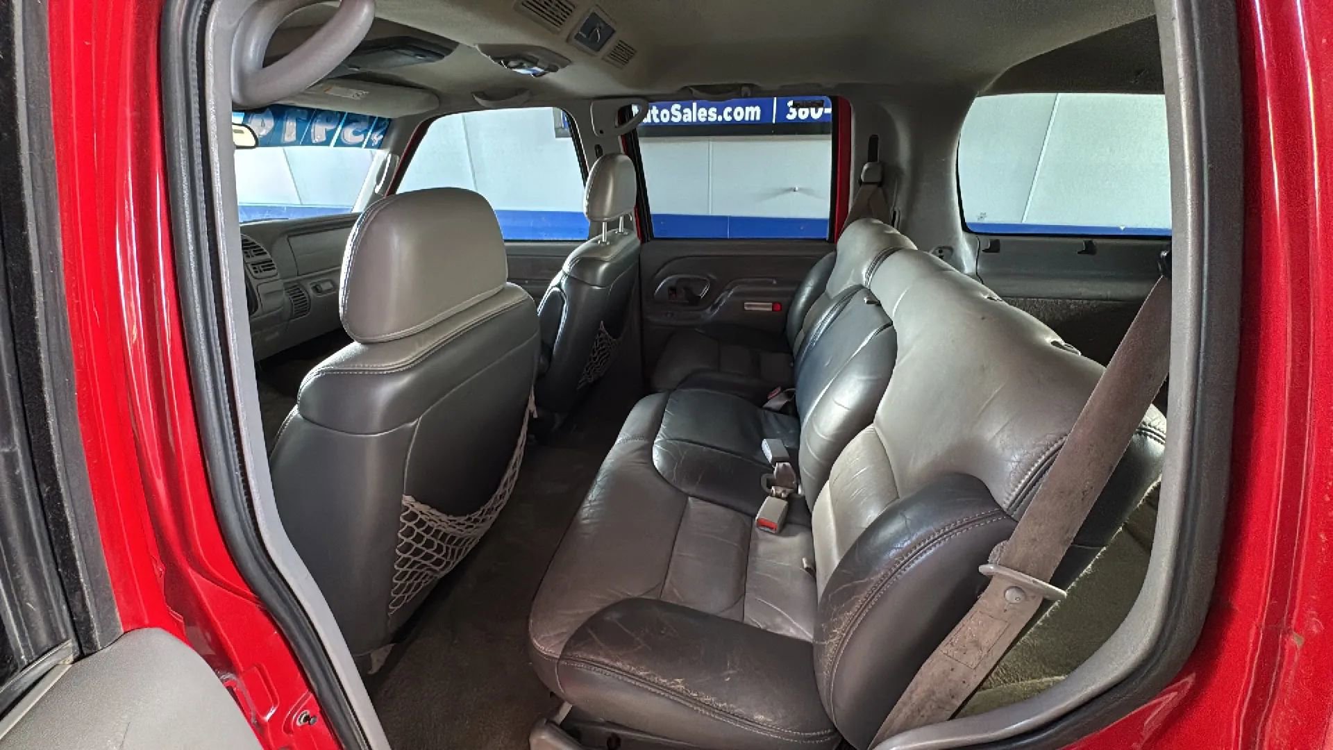 Used 2000 Chevrolet Tahoe Z71 w/ Comfort & Security Pkg AWD/4WD image 9