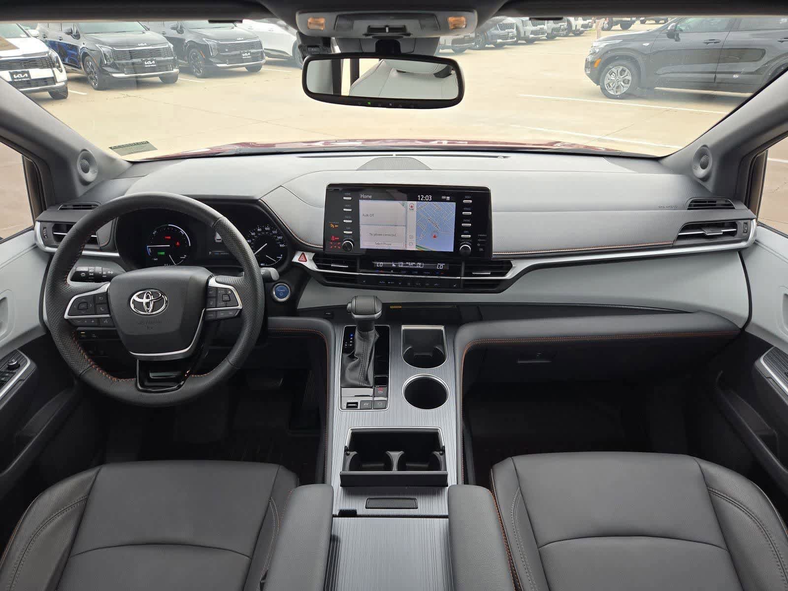 Used 2022 Toyota Sienna XSE w/ XSE Plus Package FWD image 14