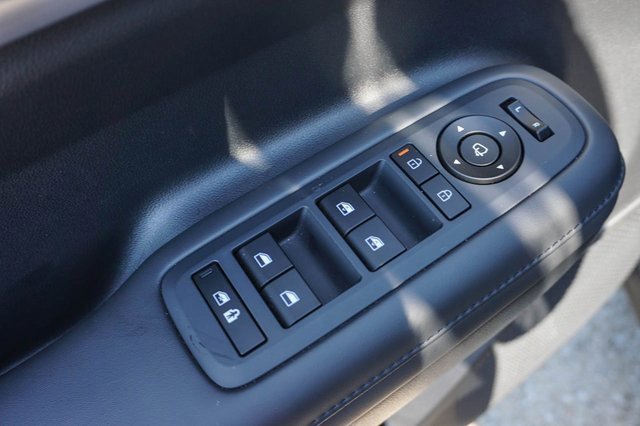 Used 2025 Hyundai Santa Fe Limited image 10