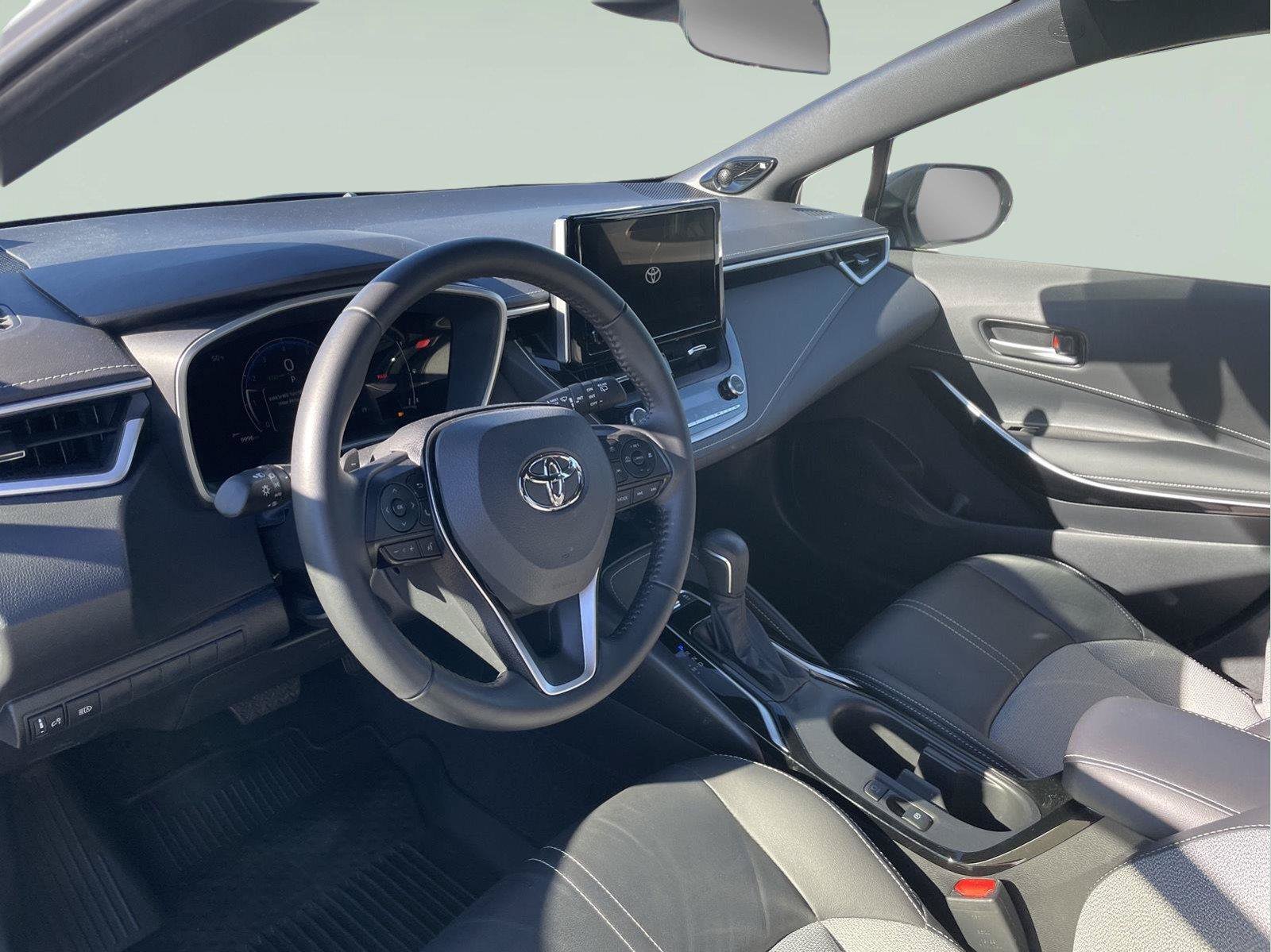 Used 2026 Toyota Corolla XSE FWD image 12
