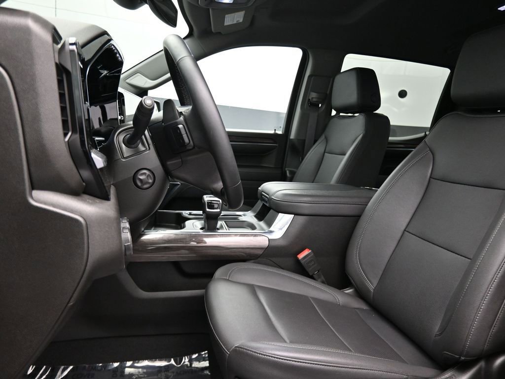 Used 2024 Chevrolet Silverado 1500 LTZ image 16