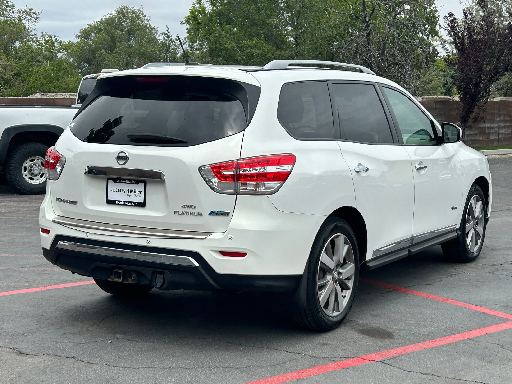 Used 2014 Nissan Pathfinder Platinum w/ Platinum Premium Package AWD/4WD image 5