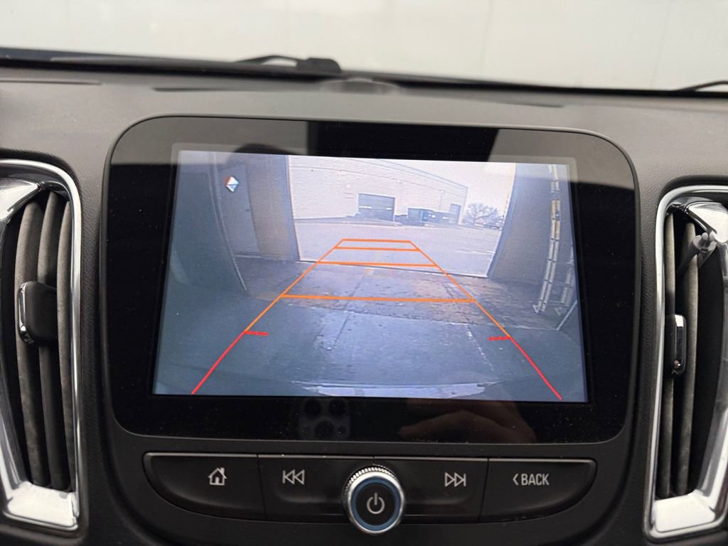 Used 2016 Chevrolet Malibu LT w/ Driver Confidence Package image 18