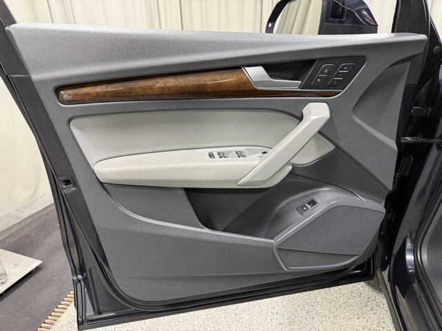 Used 2020 Audi Q5 2.0T Premium w/ Convenience Package image 19