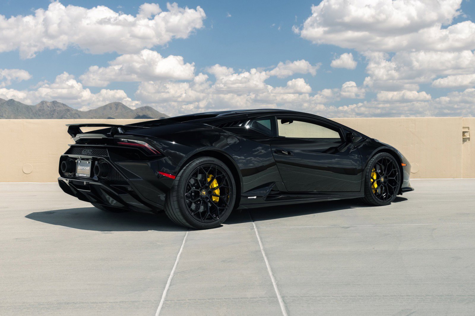 Used 2024 Lamborghini Huracan Tecnica image 4