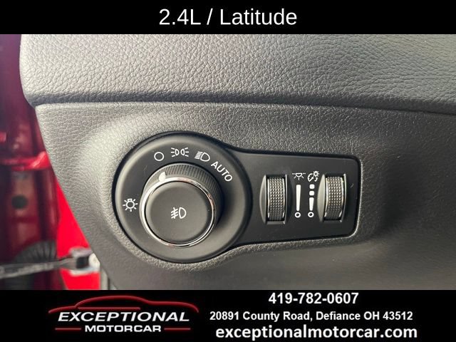 Used 2019 Jeep Compass Latitude FWD image 36