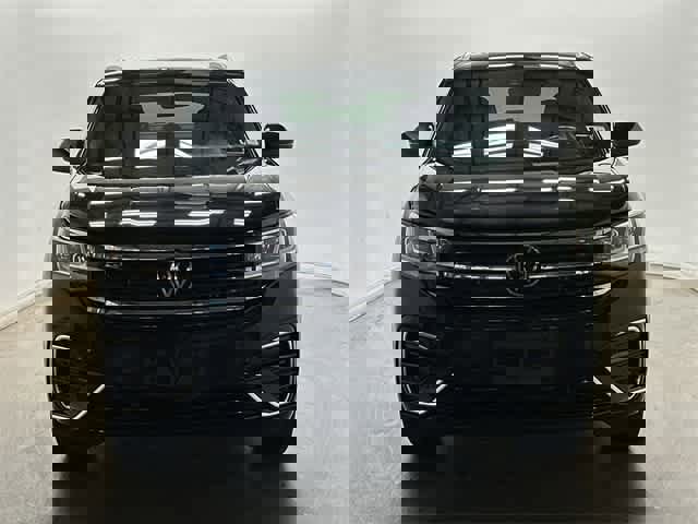 Certified 2022 Volkswagen Atlas Cross Sport SEL R-Line image 32