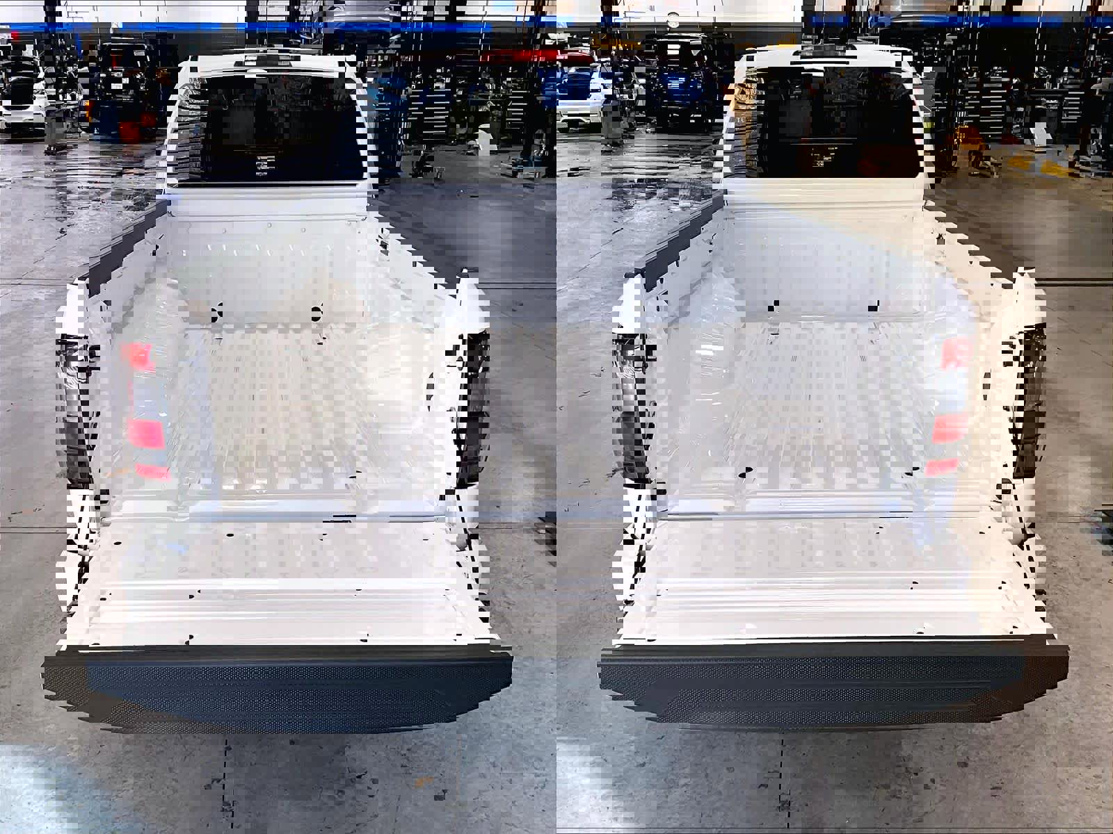 Used 2025 Nissan Frontier SV image 32