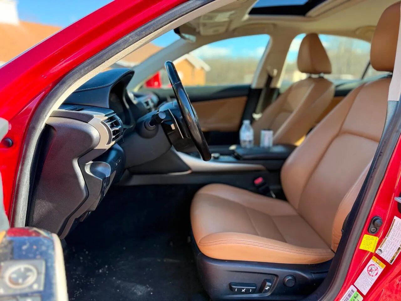 Used 2018 Lexus IS 300 image 2