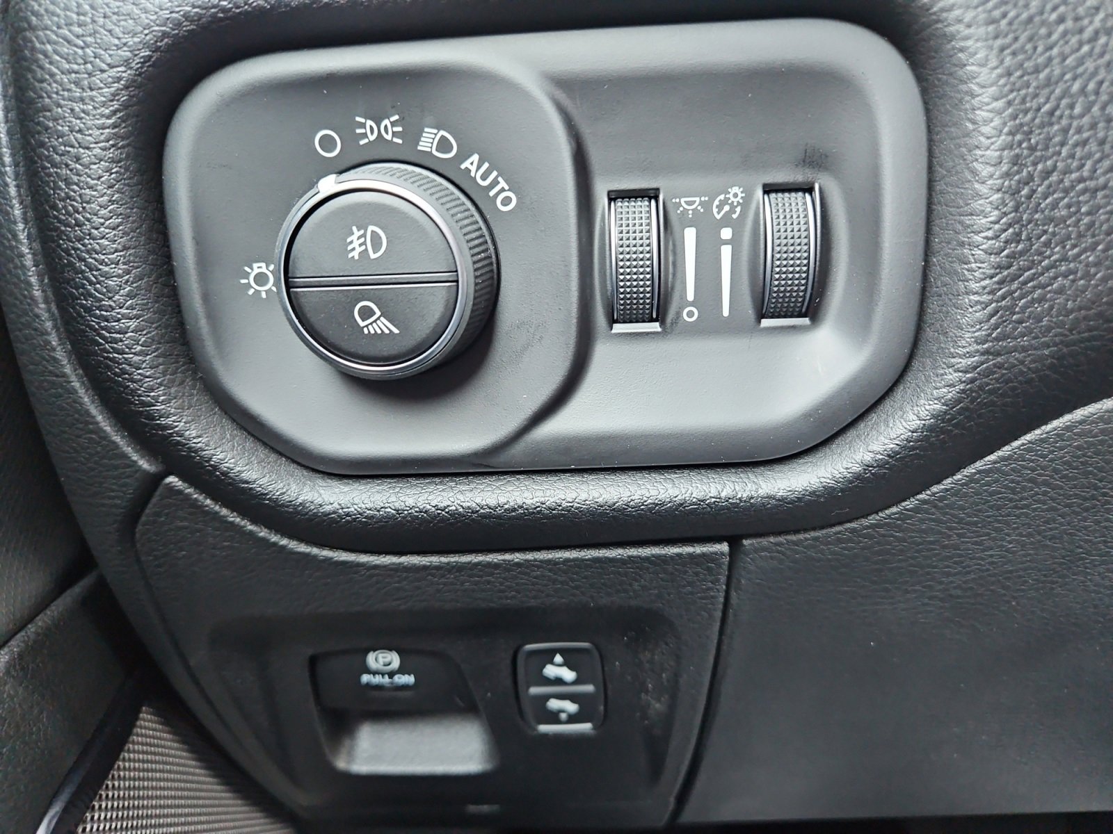 New 2026 RAM 1500 Rebel image 22