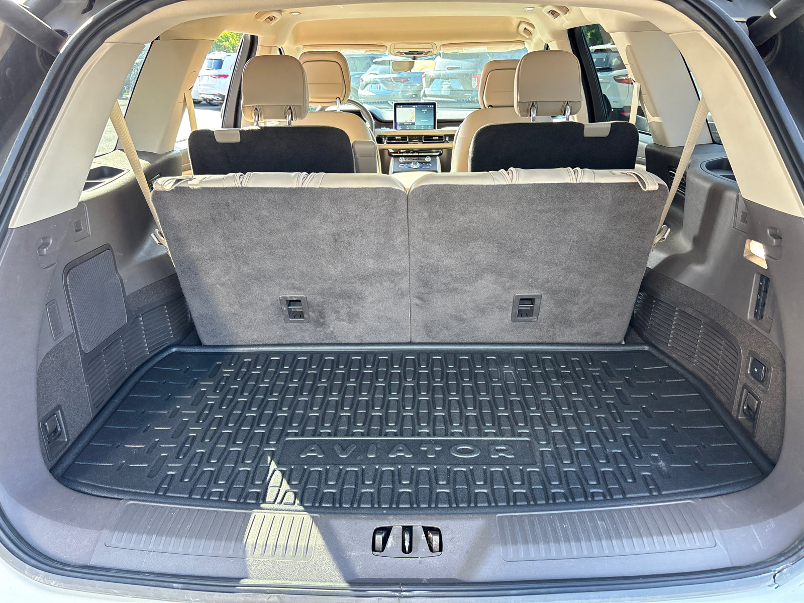 Certified 2020 Lincoln Aviator Reserve w/ Elements Package Plus AWD/4WD image 9