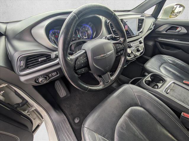 Used 2019 Chrysler Pacifica Touring-L Plus w/ Advanced Safetytec Group image 10