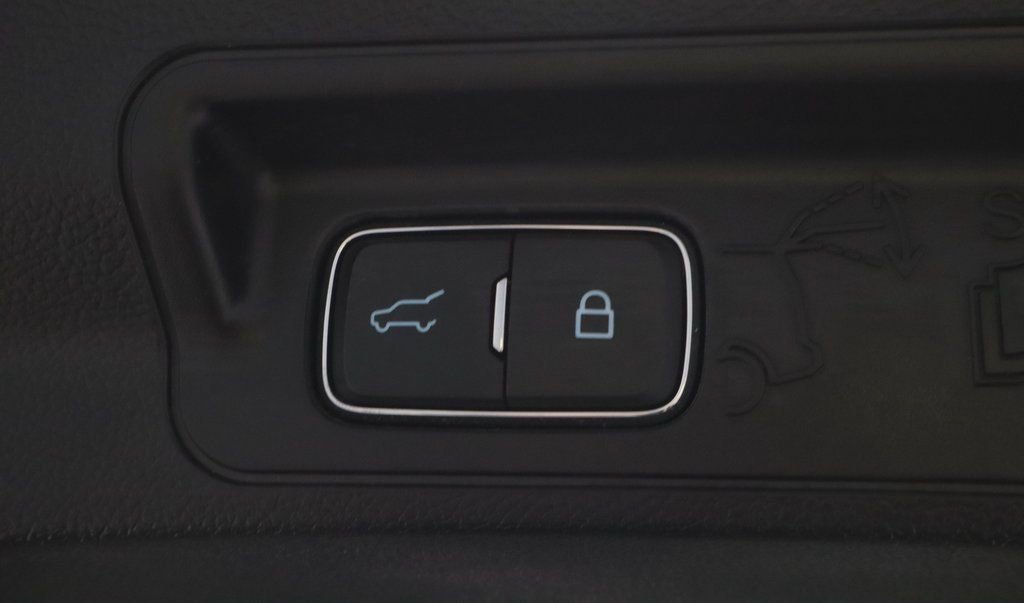 Certified 2023 Ford Explorer XLT w/ Equipment Group 202A image 20