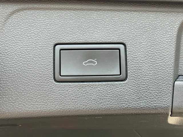 Used 2025 Volkswagen Atlas SE AWD/4WD image 21