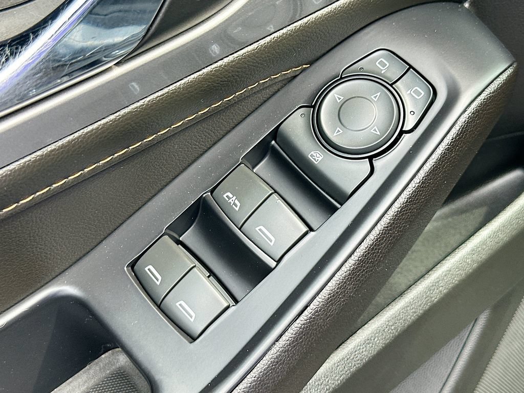 Used 2020 Chevrolet Traverse LT FWD image 17